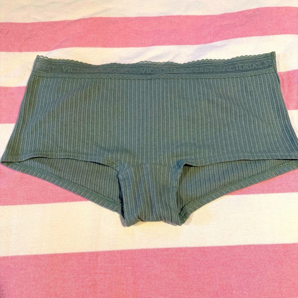 Victoria’s Secret T-Shirt Bra & Matching Panties - Picture 9 of 16